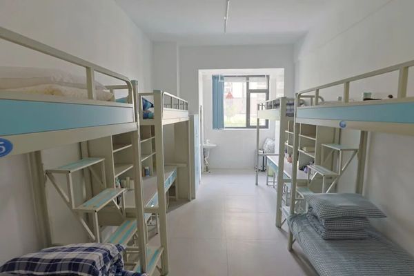 26学生宿舍内景